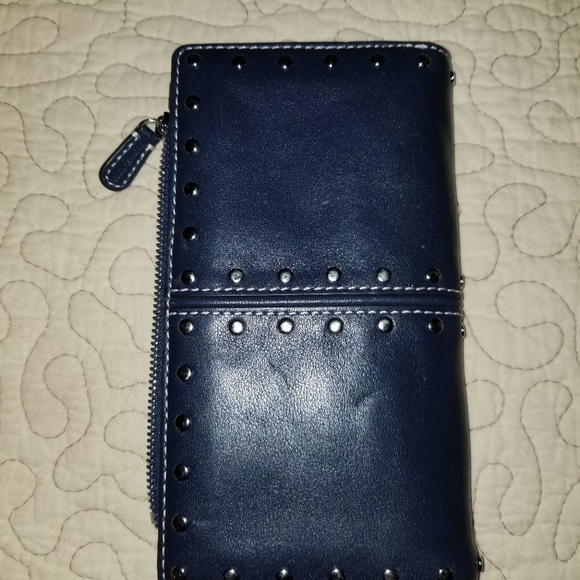 Mk purse with matching leather wallet.  Blue - Picture 2 of 11